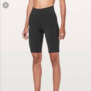 Lululemon on pace short HR 10” NWT size 4
